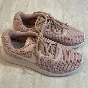 Nike Sneakers Beige/Nude
